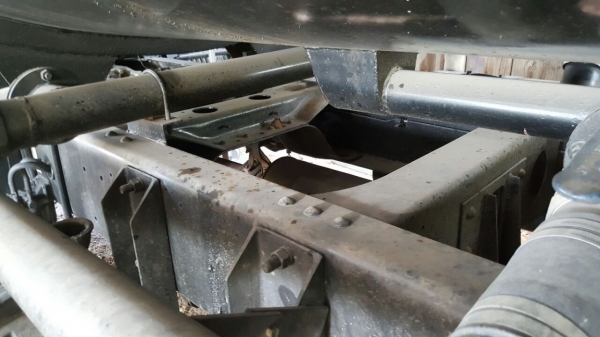 รถฮีโน่ 6 ล้อ บรรทุกน้ำ FG1J 220 แรงม้า. ปี 49.   ( รถวิ่ง 34x,xxx กม. )      สนใจติดต่อ  081 - 6079515