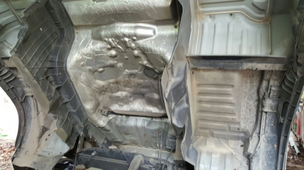 รถฮีโน่ 6 ล้อ บรรทุกน้ำ FG1J 220 แรงม้า. ปี 49.   ( รถวิ่ง 34x,xxx กม. )      สนใจติดต่อ  081 - 6079515