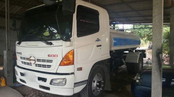 รถฮีโน่ 6 ล้อ บรรทุกน้ำ FG1J 220 แรงม้า. ปี 49.   ( รถวิ่ง 34x,xxx กม. )      สนใจติดต่อ  081 - 6079515