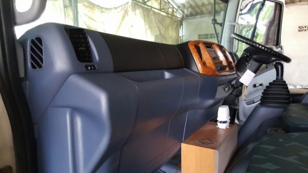 รถฮีโน่ 6 ล้อ บรรทุกน้ำ FG1J 220 แรงม้า. ปี 49.   ( รถวิ่ง 34x,xxx กม. )      สนใจติดต่อ  081 - 6079515