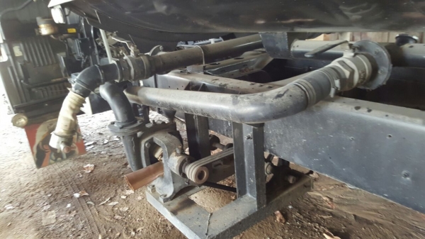 รถฮีโน่ 6 ล้อ บรรทุกน้ำ FG1J 220 แรงม้า. ปี 49.   ( รถวิ่ง 34x,xxx กม. )      สนใจติดต่อ  081 - 6079515