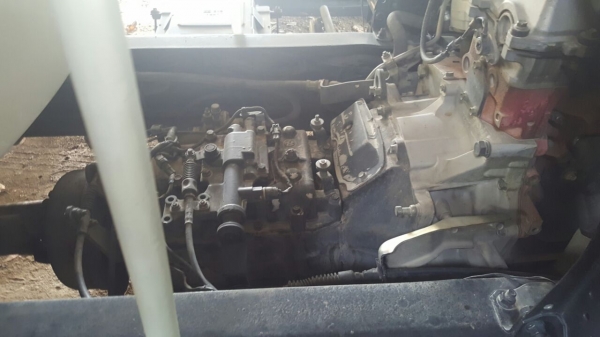 รถฮีโน่ 6 ล้อ บรรทุกน้ำ FG1J 220 แรงม้า. ปี 49.   ( รถวิ่ง 34x,xxx กม. )      สนใจติดต่อ  081 - 6079515