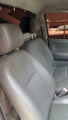 TOYOTA VIGO เครื่อง 2.5 ปี 2005 เครื่องดี เเชสซีสวย เเอร์เยน ภายในไม่โทรม รถบ้านหน้าหลังเดิม เล่มพร้อม 0876835269 ต่อหนักผ่านคับ