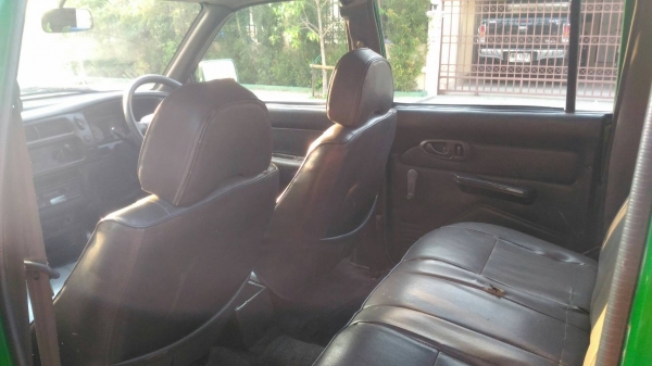 มิตซูบิชิ สตาด้า 4ประตู มิตซูบิชิ สตาด้า 4ประตู