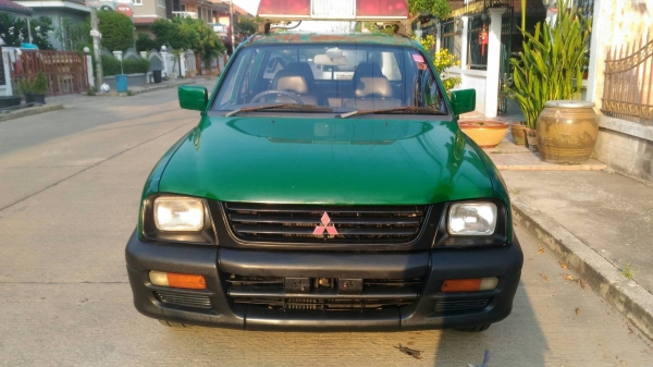 มิตซูบิชิ สตาด้า 4ประตู