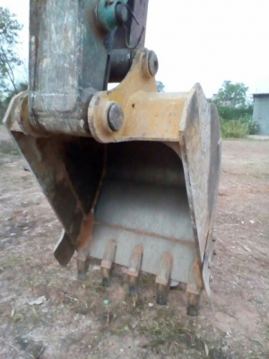 ขายด่วนครับsk200พร้อมใช้งานแทรกโซ่ใหม่ใบใหม่ปั้ม บุ้งกี๋ใหม่รถยุหนองคายราคา450000บาท