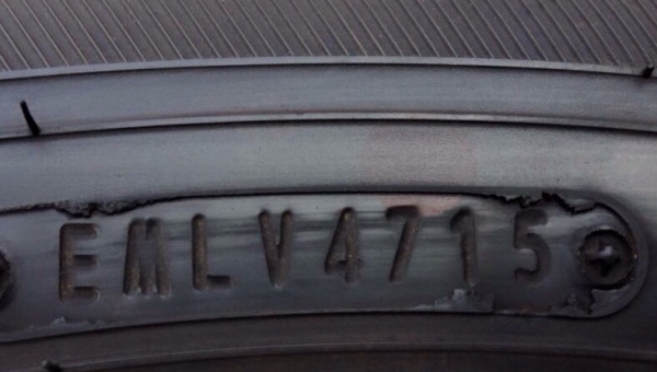 ยางป้ายแดง 215-70-15 Dunlop SPLT 36 ยางป้ายแดง 215-70-15 Dunlop SPLT 36