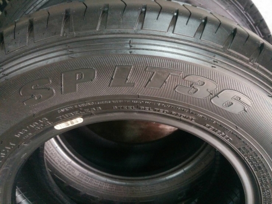ยางป้ายแดง 215-70-15 Dunlop SPLT 36 ยางป้ายแดง 215-70-15 Dunlop SPLT 36