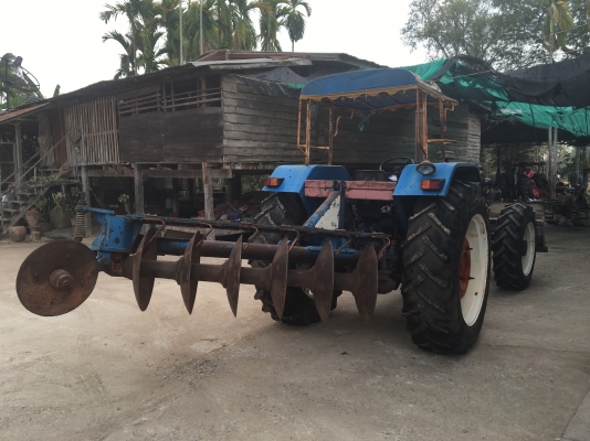 ขายรถไถฟร์อด7810สองเพลามีไบมีดชีและผาน6หลัง ราคา650000บาท พร้อมใช้งานสายๆครับสนใจ โทร0813655997 อำพร พาเจริญ ต วังบัว อ คลองขลุง จ กำแพงเพชร