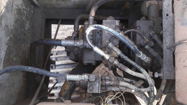 ขายแบคโค PC100-5 รถสวยสภาพดี ไฟฟ้าครบ เอวแน่น ทำงานเร็ว เอกสารใบซื้อขาย สนใจโทร 090-8588220คุณนะ 093-3258446คุณบิว หรือเข้าดูสินค้าอื่นๆได้ที่ www.truck.in.th/498 หรือเพจFacebook ณรงค์ ซื้อขายรถมือสอง (เว็บไซต์ส่วนตัว) หรือFacebook คุณนะ รถบรรทุก