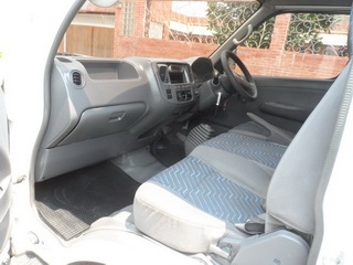 NISSAN URVAN 3.0 MT ปี 2002 รถสวยพร้อมใช้ จัดไฟแนนซ์ T.086-527-9533