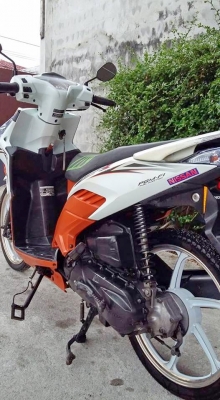 ขาย Honda click 110 i สีส้ม ขาว ปี 53 - เครื่องเดิมๆ ปกติ เฟืองท้ายไม่มีหอน  ท่อเดิม ไม่มีควันแน่นอน  สตาร์ทมือ สตาร์ทเท้าปกติ ล้อแม๊กขอบ 17 สีขาวขอบเงิน  ยางหน้า หลัง ใหม่กริบ  ชุดสีเดิมๆ มีรอยบ้างตามการใช้งาน  ทะเบียนไม่ขาดต่อ ชุดโอนครับ -  รถอยุ่ ถนนสร