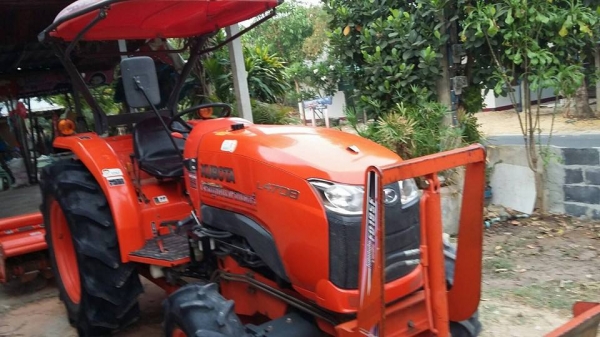 ขายรถไถ KUBOTA L4708 รถสวยสภาพดีมาก ใช้งาน1500ชม. อุปกรณ์ครบ ปี54 เอกสารพร้อมโอน สนใจโทร 090-8588220คุณนะ 093-3258446คุณบิว หรือเข้าดูสินค้าอื่นๆได้ที่ www.truck.in.th/498 หรือเพจFacebook ณรงค์ ซื้อขายรถมือสอง (เว็บไซต์ส่วนตัว) หรือFacebook คุณนะ รถบรรทุก