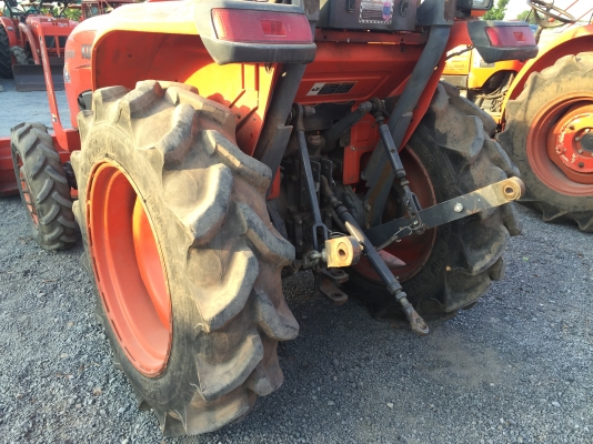 KUBOTA L3008 พร้อมใบดันหน้าคานล่าง 907 ชั่วโมงงาน โทร 0818536633 เซลล์กิ๊กกี๋เองคะ KUBOTA L3008 พร้อมใบดันหน้าคานล่าง 907 ชั่วโมงงาน โทร 0818536633 เซลล์กิ๊กกี๋เองคะ