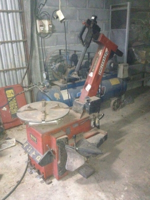 เครื่องมือพร้อมเปิดร้านปะยางได้เลยครบ 130,000  บาท