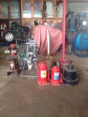 เครื่องมือพร้อมเปิดร้านปะยางได้เลยครบ 130,000  บาท