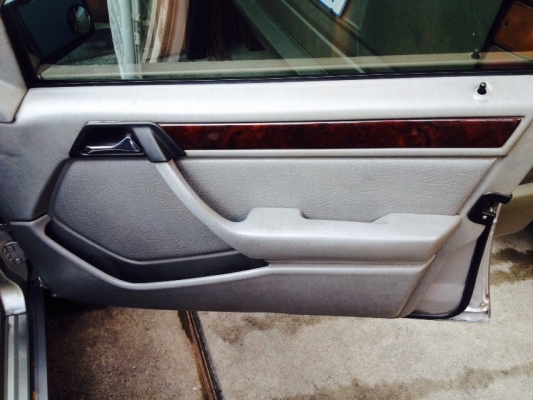 ขายเบนซ์ปี 95 รุ่น E220 W-124 โค๊ด C แล้ว รถสวยๆ รถทำมาจบๆ รถสวยแอร์หนาวๆ แม็กซ์18 นิ้ว สุดประหยัด 158,000 บาท เครื่อง UZ 4000 CC ขับมันมาก ติดต่อคุณเอ๋ 092-6356419 ขายเบนซ์ปี 95 รุ่น E220 W-124 โค๊ด C แล้ว รถสวยๆ รถทำมาจบๆ รถสวยแอร์หนาวๆ แม็กซ์18 นิ้ว สุดประหยัด 158,000 บาท เครื่อง UZ 4000 CC ขับมันมาก ติดต่อคุณเอ๋ 092-6356419