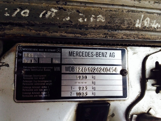 ขายเบนซ์ปี 95 รุ่น E220 W-124 โค๊ด C แล้ว รถสวยๆ รถทำมาจบๆ รถสวยแอร์หนาวๆ แม็กซ์18 นิ้ว สุดประหยัด 158,000 บาท เครื่อง UZ 4000 CC ขับมันมาก ติดต่อคุณเอ๋ 092-6356419 ขายเบนซ์ปี 95 รุ่น E220 W-124 โค๊ด C แล้ว รถสวยๆ รถทำมาจบๆ รถสวยแอร์หนาวๆ แม็กซ์18 นิ้ว สุดประหยัด 158,000 บาท เครื่อง UZ 4000 CC ขับมันมาก ติดต่อคุณเอ๋ 092-6356419