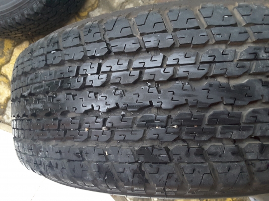 ล้อ chave ขอบ 17 พร้อมยาง 255 65 17 ปลายปี 15 ชุดล่ะ 17500