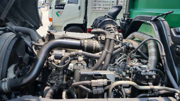 ขายรถบรรทุกหกล้อ ISUZU FTR เครื่อง 240 แรง ปี 56 กระบะคาร์โก้ยาว 6.30 เมตร อู่เปี๊ยกบ้านโป่ง ยางเต็ม ภายในสวย ไมล์ 116,xxx