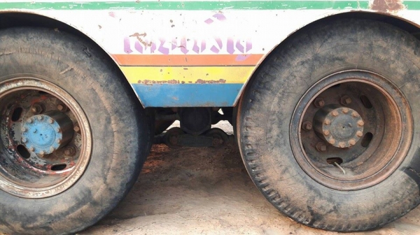 ขาย10ล้อ2เพลาแท่นเตี้ย HINO 195 HO7D ยาง8.25R16 แชชซีสวยเครื่องดี พ.เพาเวอร์ เบรคทิ๊ฟฟี่ พร้อมบันไดไฮดรอลิกซ์