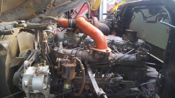 ขายรถ10ล้อ1เพลา HINO 200แรง หางลาก200 พร้อมหางบันไดไฮดรอลิกซ์ แชชซีสวยเครื่องดี เอกสารเล่มทะเบียนครบ