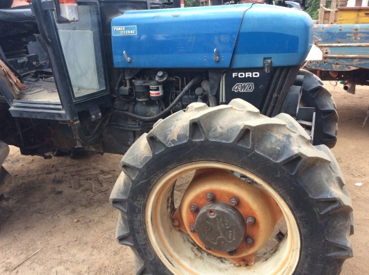 FORD4630รถนอกมือสอง65แรง2เพลา4WDคานหน้าคาลาโร่สภาพสวยมากไม่มีเยิ้ม