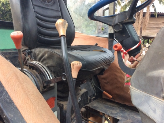 FORD4630รถนอกมือสอง65แรง2เพลา4WDคานหน้าคาลาโร่สภาพสวยมากไม่มีเยิ้ม