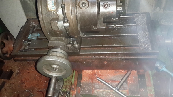 มิลลิ่งตั่งโต๊ะ สภาพใช้งานอยู่ 28000 บาท 0814583376 เอก ปทุม