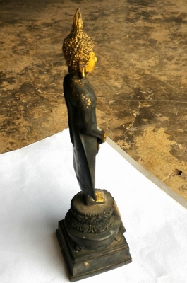 พระบูชาเก่า พระบ้านเก่าแท้ๆ ความสูง 11 นิ้ว ฐานกว้าง 3 นิ้ว ตามสภาพเลยครับ