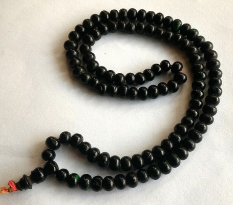 หลวงพ่ออุตตมะ เส้นที่2 สร้อยประคำ 108 เม็ด จุ่มรักดำ เงางามแห้งๆ สวยเก่าเก็บดีมาก งานทำมือล้วนๆ