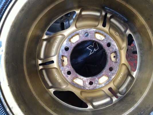 ขายยาง 32 ขอบ 15 เฉพาะยางครับ ขายยาง 32 ขอบ 15 เฉพาะยางครับ