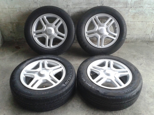 ขอบ16นิ้ว6รู อีสุ พร้อมยาง สวยๆ 4 ล้อ ลดราคาเหลือ 6500 บาท