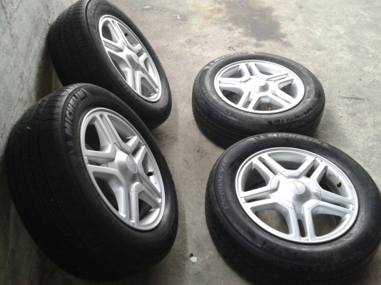 ขอบ16นิ้ว6รู อีสุ พร้อมยาง สวยๆ 4 ล้อ ลดราคาเหลือ 6500 บาท