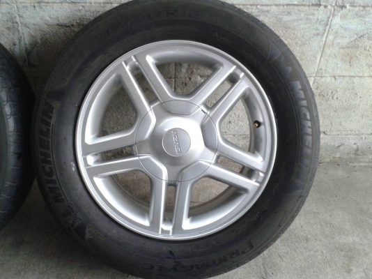 ขอบ16นิ้ว6รู อีสุ พร้อมยาง สวยๆ 4 ล้อ ลดราคาเหลือ 6500 บาท