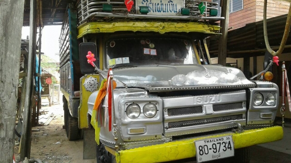 ขาย 10 ล้อ หัวยาวดั้ม ช่วงล่างใหญ่จัมโบ้ คัสซีสวยตลอดเส้น เครื่อง EH700 168 แรงม้า สโลว์กลาง พวงมาลัยพาวเวอร์ ทะเบียนพร้อมโอน