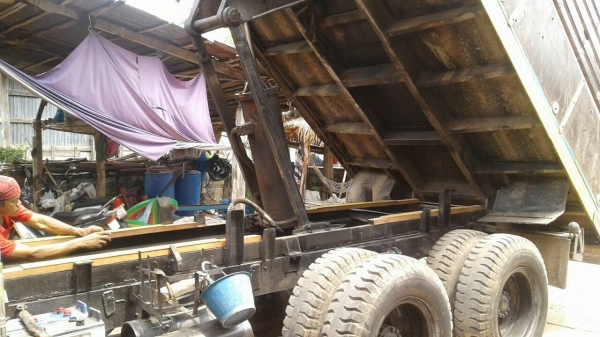 ขาย 10 ล้อ หัวยาวดั้ม ช่วงล่างใหญ่จัมโบ้ คัสซีสวยตลอดเส้น เครื่อง EH700 168 แรงม้า สโลว์กลาง พวงมาลัยพาวเวอร์ ทะเบียนพร้อมโอน