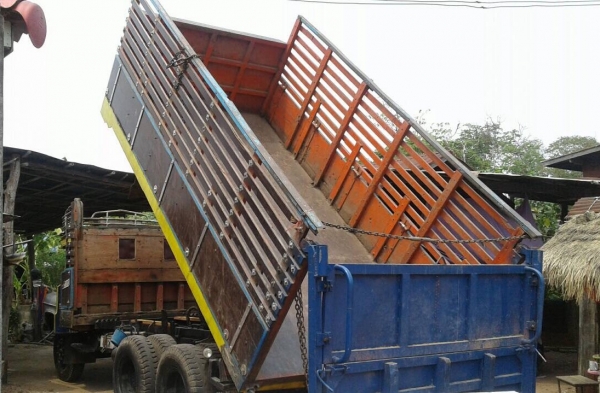 ขาย 10 ล้อ หัวยาวดั้ม ช่วงล่างใหญ่จัมโบ้ คัสซีสวยตลอดเส้น เครื่อง EH700 168 แรงม้า สโลว์กลาง พวงมาลัยพาวเวอร์ ทะเบียนพร้อมโอน