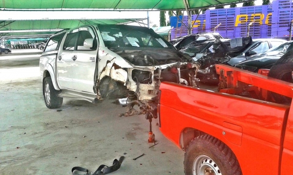 บริการ รถยก (ด่วน 24 ชม)