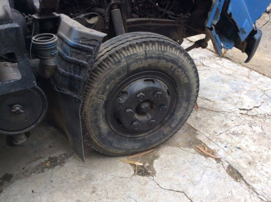 รถ 6 ล้อ ISUZU NPR เครื่อง 4BD1 115 แรง (ขายเฉพาะหัวครัชซี)