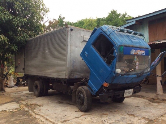 รถ 6 ล้อ ISUZU NPR เครื่อง 4BD1 115 แรง (ขายเฉพาะหัวครัชซี)