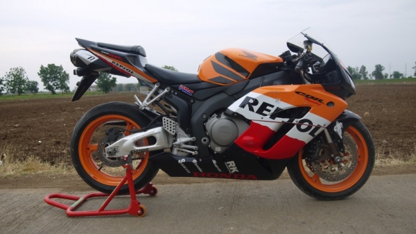 CBR 1000RR ปี05 CBR 1000RR ปี05