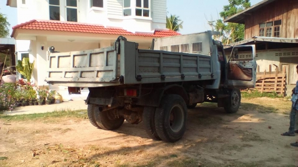 **229,000 บ.ต่อรอง/// 6ล้อดั้มดิน ISUZU TX-165แรง หัวยาว เครื่อง 6BD1 เกียร์ สโลวกลาง เฟืองท้ายFUSO คัสซีดี หัวเก๋งดี แอร์มีระบบ พ.พาวเวอร์ เบรคลม กระบะดั้ม3.80ม.ยิงหลัง ยาง9/20 พร้อมลุย เอกสารเล่มฯ ครบล ภาษีเต็ม **ขาย ISUZU TX-165 6ล้อหัวยาวดั้มดิน6ตัน เ **229,000 บ.ต่อรอง/// 6ล้อดั้มดิน ISUZU TX-165แรง หัวยาว เครื่อง 6BD1 เกียร์ สโลวกลาง เฟืองท้ายFUSO คัสซีดี หัวเก๋งดี แอร์มีระบบ พ.พาวเวอร์ เบรคลม กระบะดั้ม3.80ม.ยิงหลัง ยาง9/20 พร้อมลุย เอกสารเล่มฯ ครบล ภาษีเต็ม **ขาย ISUZU TX-165 6ล้อหัวยาวดั้มดิน6ตัน เ