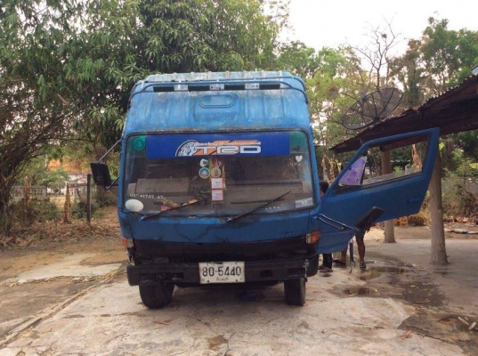 รถ 6 ล้อ ISUZU NPR เครื่อง 4BD1 115 แรง (ขายเฉพาะหัวครัชซี)