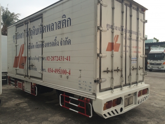 ขายตู้4บาน ยาว5.50เมตร ใส่คัชซีกว้าง82เซนติเมตร ของ Hino mega