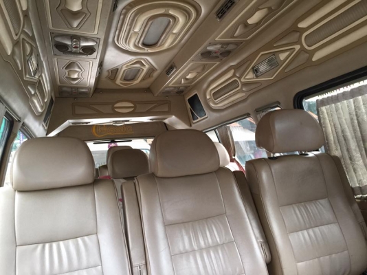 โทร 0922726669 คุณตันหยง ขายรถตู้หัวจรวจหลังสุง ดีเซลล์ปี 2004 // แต่งวีไอพี // เบาะ 3 แถว //ราคา 269,000 บาท