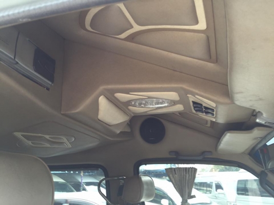 โทร 0922726669 คุณตันหยง ขายรถตู้หัวจรวจหลังสุง ดีเซลล์ปี 2004 // แต่งวีไอพี // เบาะ 3 แถว //ราคา 269,000 บาท