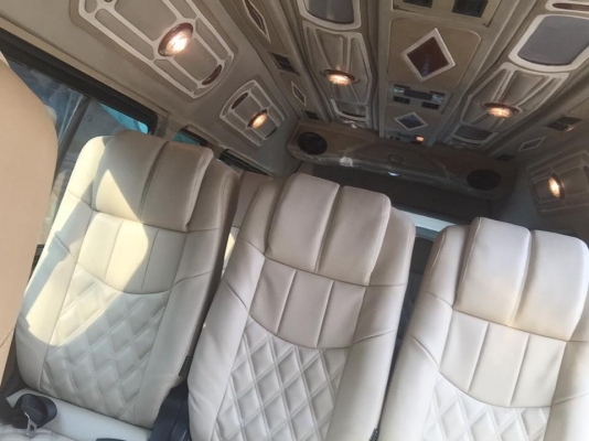 โทร 0922726669 ตันหยงเบสท์รถตู้ฝั่งธน COMMUTER ปี 2007 ดีเซลล์ แต่งวีไอพี เบาะหนัง 4 แถว ราคา 699,000 บาท