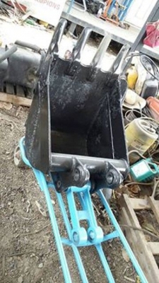 รถเจาะดิน HITACHI EX40 พิเศษแถมสว่านเจาะดิน พร้อมบุ้งกี๋ รถเจาะดิน HITACHI EX40 พิเศษแถมสว่านเจาะดิน พร้อมบุ้งกี๋