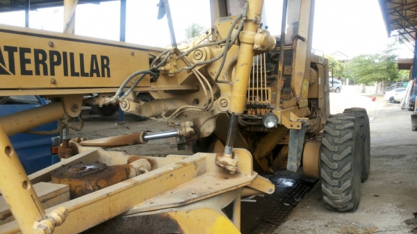 ขายด่วนครับ รถเกรดเดอร์ 5MD 140G S/N3100 เอกสาร เล่มทะเบียน